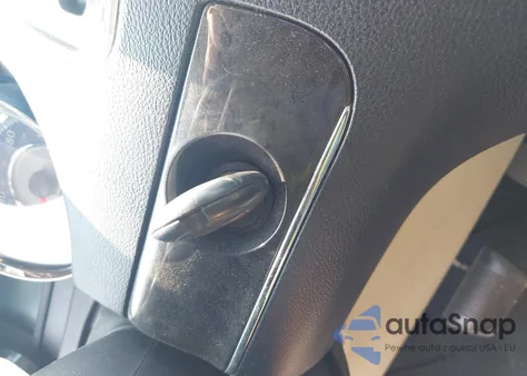 2011 Chrysler Town & Country Touring-L from USA, damaged, VIN 2A4RR8DG2BR607474